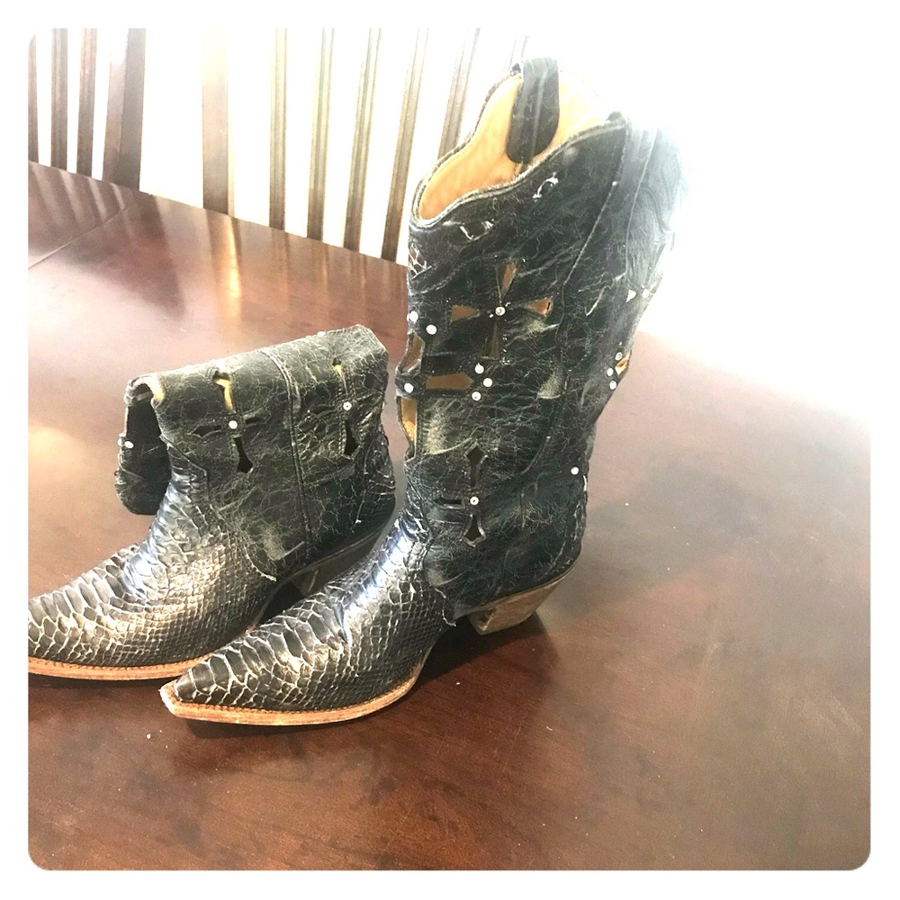 Corral boots size 9